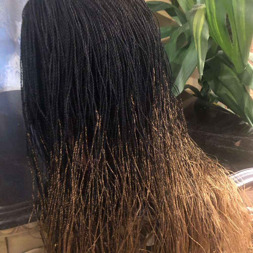 Twisting wig